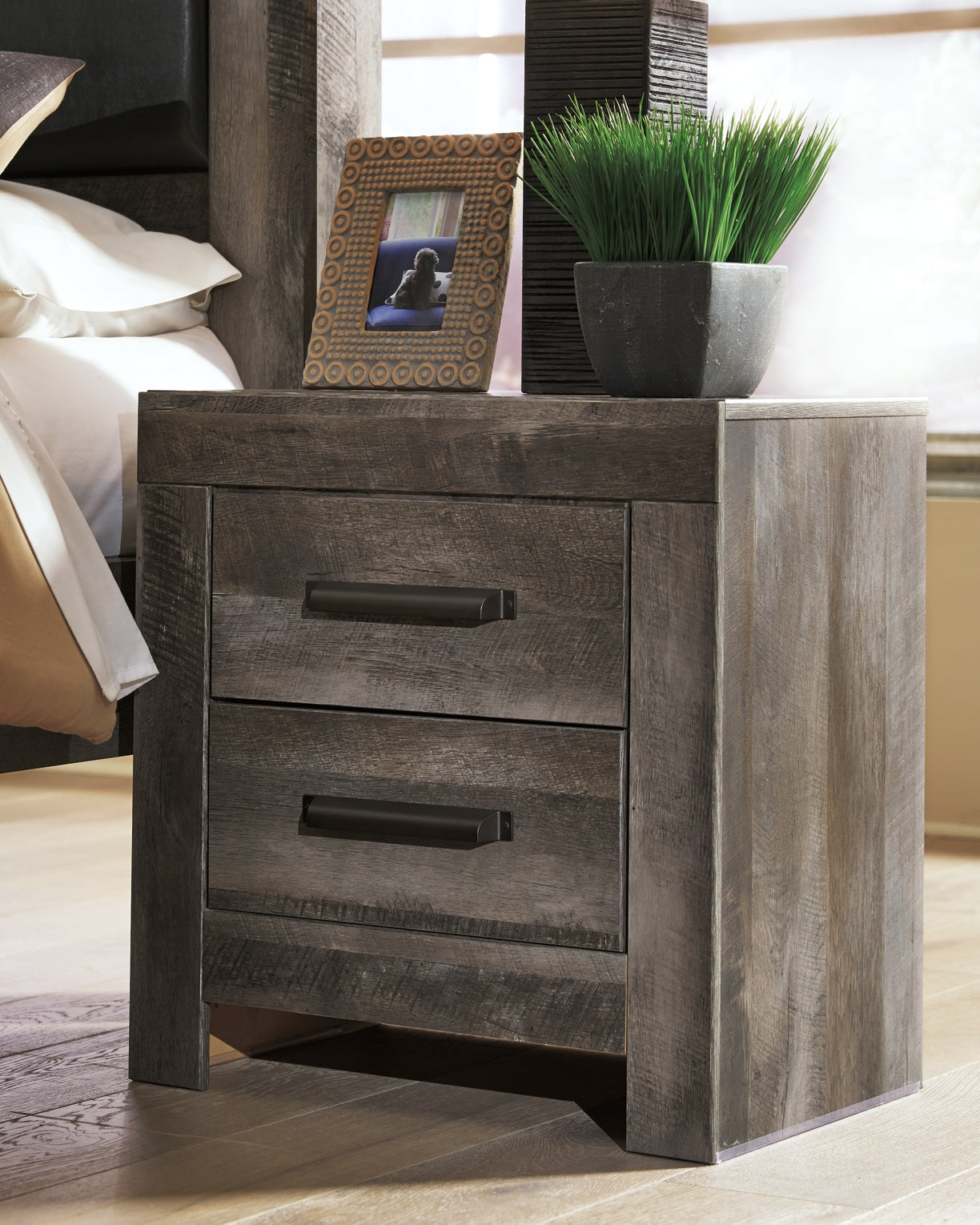 Wynnlow King Crossbuck Panel Bed with Mirrored Dresser, Chest and Nightstand at Cloud 9 Mattress & Furniture furniture, home furnishing, home decor